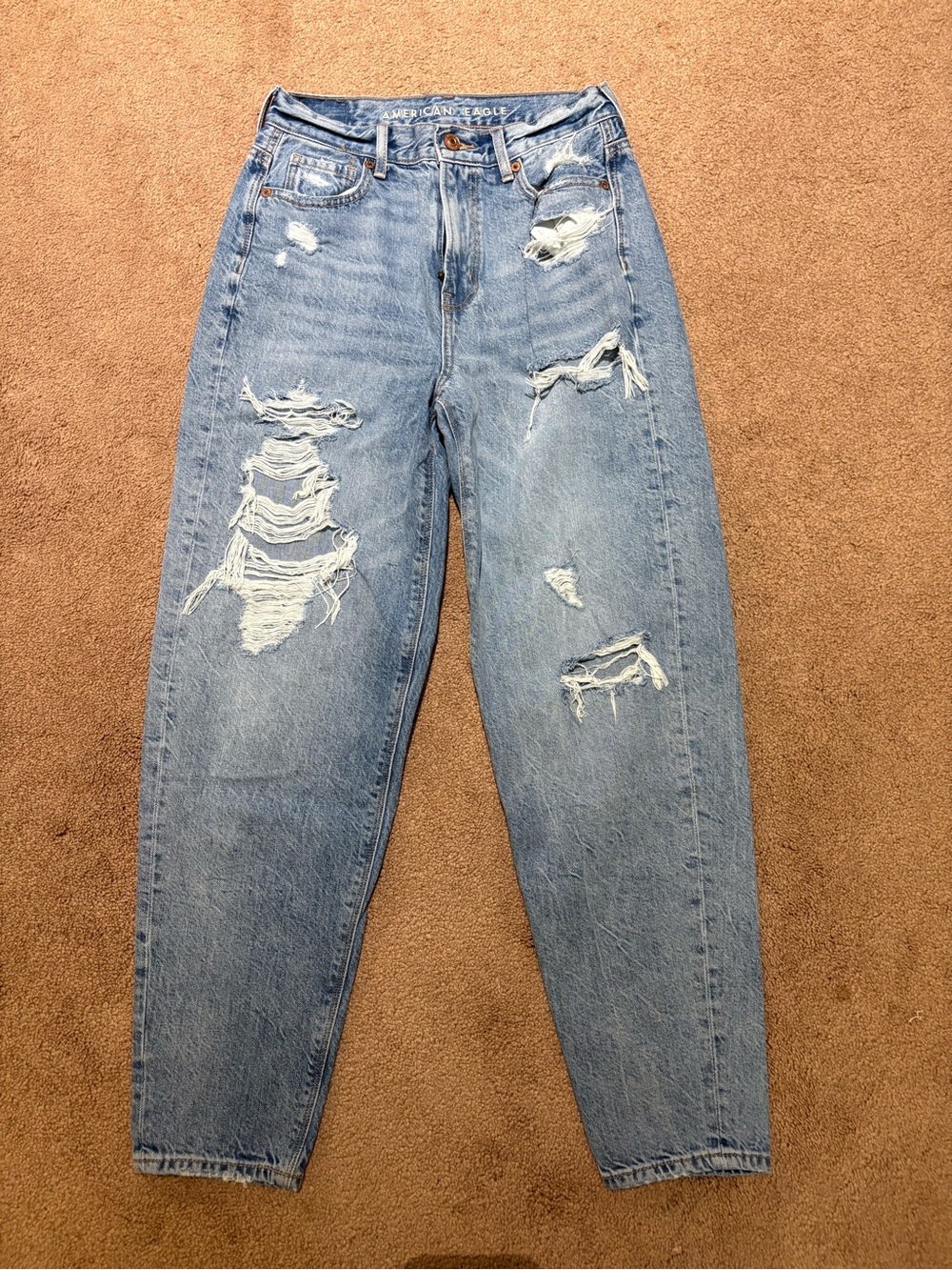 American Eagle Outfitters Light Blue Distressed jeans size 0